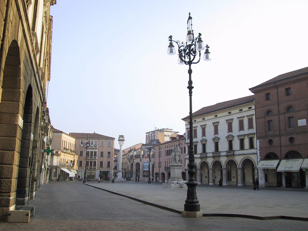 Rovigo – Piazza Vittorio Emanuele – Grazie Italia – Business a tavola – Claudio Messina
