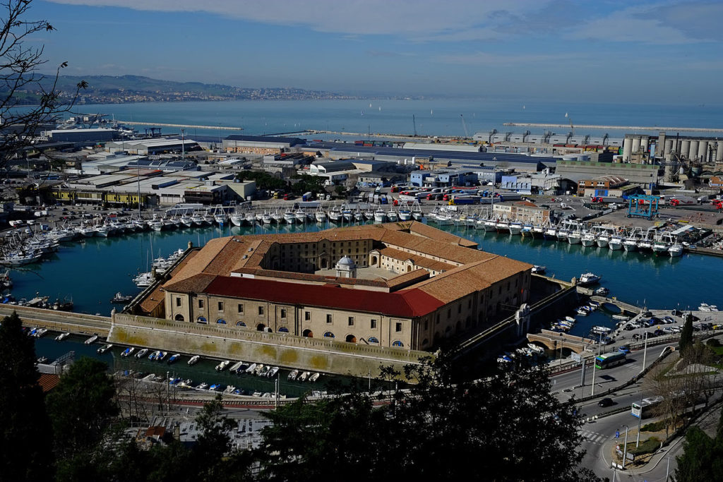 Ancona - La Mole Vanvitelliana - Grazie Italia - Claudio Messina - Business a tavola