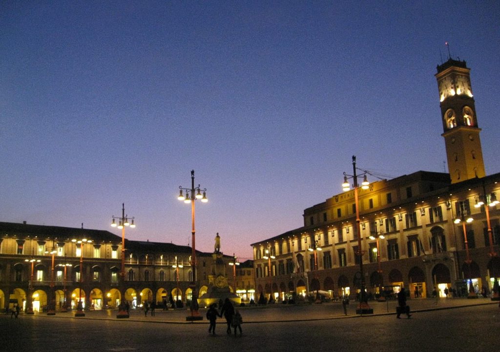 Forlì – Piazza Aurelio Saffi – Grazie Italia – Business a tavola – Claudio Messina