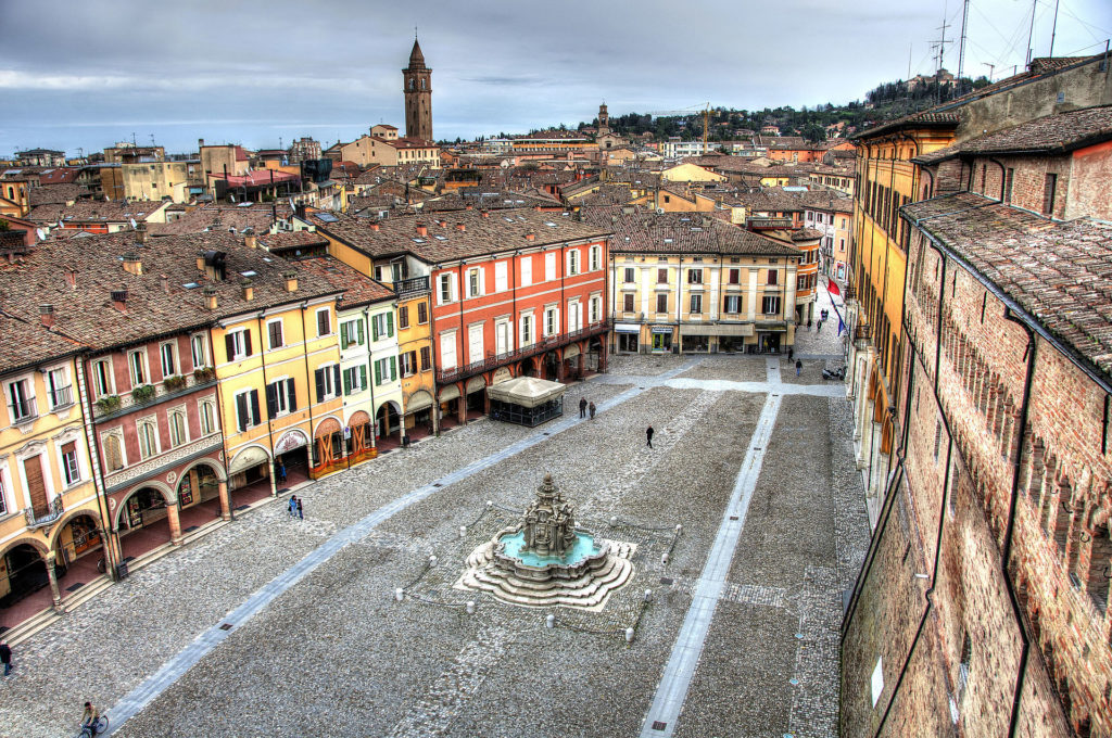 Cesena – Piazza del Popolo – Grazie Italia – Business a tavola – Claudio Messina