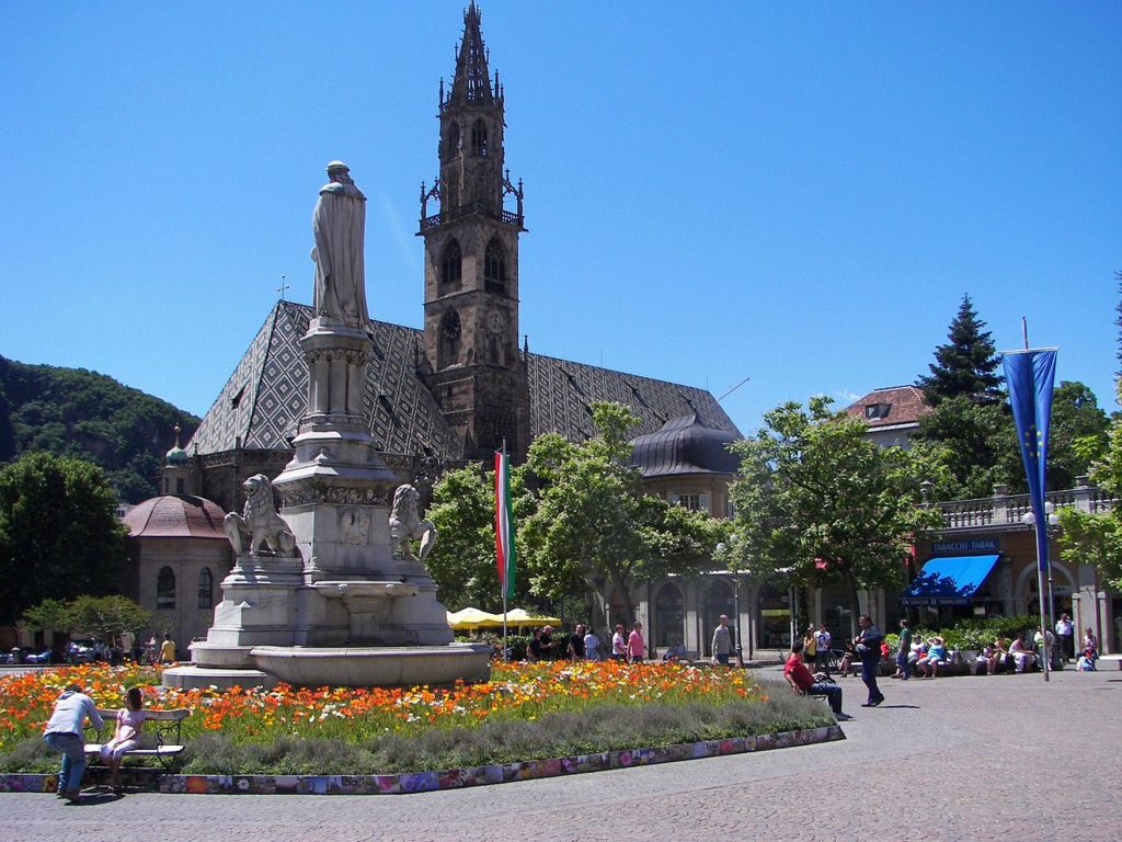 Bolzano – Piazza Walther - Duomo di Bolzano – Grazie Italia – Business a tavola – Claudio Messina