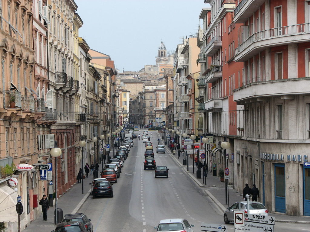 Macerata – Corso Cavour – Grazie Italia – Business a tavola – Claudio Messina