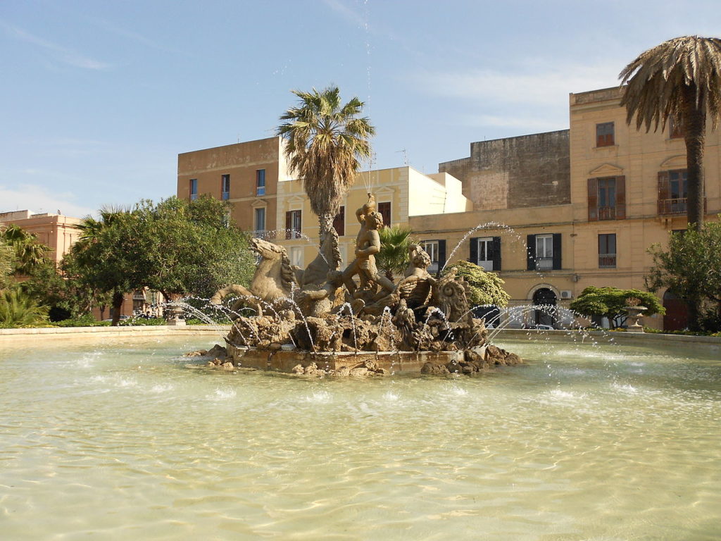 Trapani – Fontana di Tritone – Grazie Italia – Business a tavola – Claudio Messina
