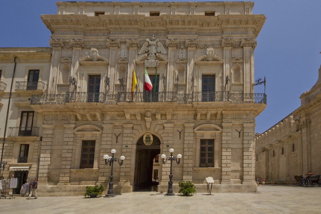 Siracusa – Il palazzo del Senato di Siracusa – Grazie Italia – Business a tavola – Claudio Messina
